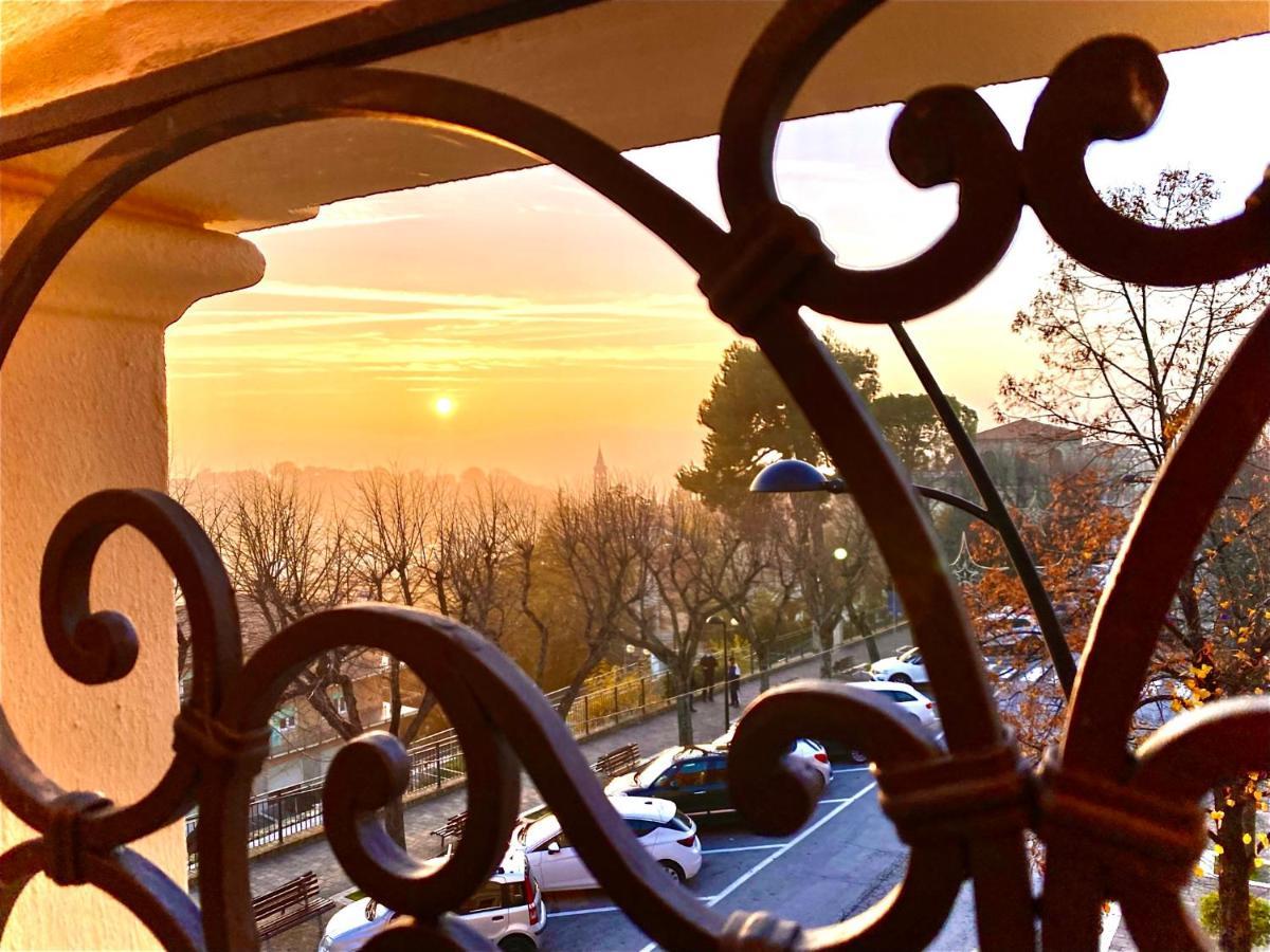 B&B Terrazza Sul Borgo Mogliano Εξωτερικό φωτογραφία